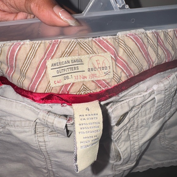 American Eagle Outfitters Tan Cargo Shorts - Picture 2 of 4